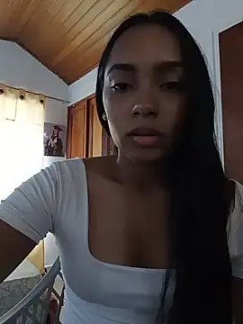 Snapshot of xcleila chatting on 06/12/26, 08:19 xcleila online show from 06/12/26, 08:19