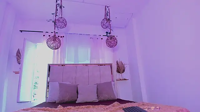 Sarahis Valentina online show from 07/18/26, 12:42