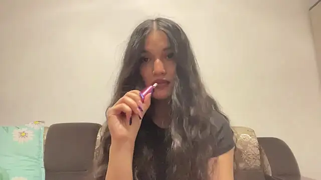 LisetteParajon online show from 06/02/26, 05:04