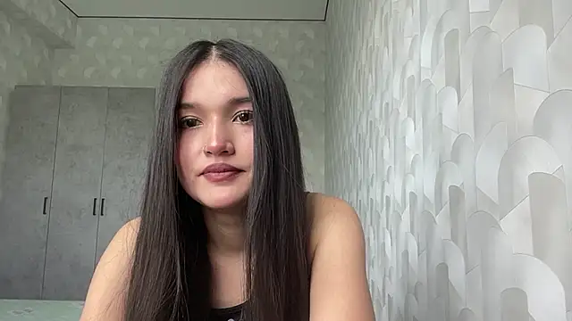 LisetteParajon online show from 06/15/26, 05:09
