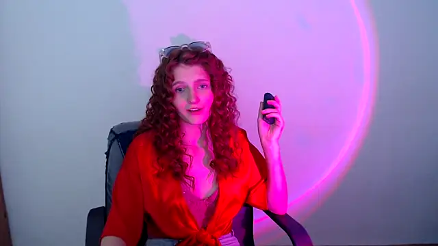 Snapshot of ViolaHot_ chatting on 06/14/26, 12:29 ViolaHot online show from 06/14/26, 12:29