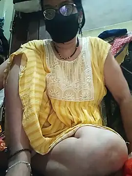 Snapshot of hi-bhabhi chatting on 06/11/26, 08:45 hi-bhabhi online show from 06/11/26, 08:45