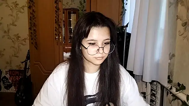 Snapshot of Adilily chatting on 06/03/26, 02:33 Adilily online show from 06/03/26, 02:33