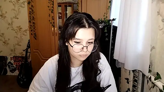 Snapshot of Adilily chatting on 06/05/26, 02:12 Adilily online show from 06/05/26, 02:12
