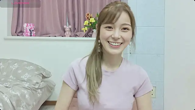 Snapshot of -Ria1022- chatting on 08/05/26, 03:37 -Ria1022- online show from 08/05/26, 03:37