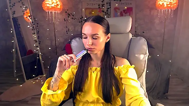 NicoleMerz online show from 06/04/26, 05:08
