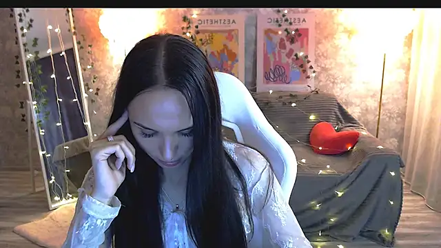 NicoleMerz online show from 06/13/26, 07:12