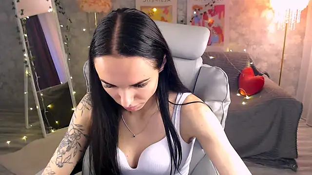 NicoleMerz online show from 06/23/26, 03:21