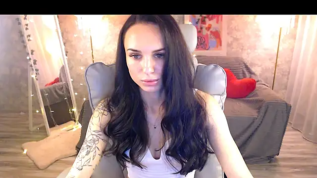 NicoleMerz online show from 06/25/26, 04:11