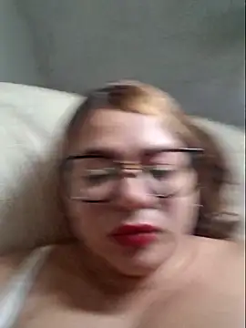 Snapshot of leonorq chatting on 06/08/26, 02:06 leonorq online show from 06/08/26, 02:06