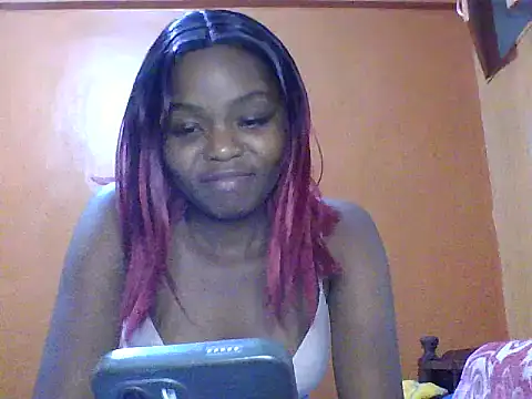 Snapshot of Sexyvaren chatting on 06/04/26, 08:37 Sexyvaren online show from 06/04/26, 08:37