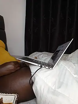 Snapshot of melaninglasskin chatting on 06/05/26, 06:57 melaninglasskin online show from 06/05/26, 06:57
