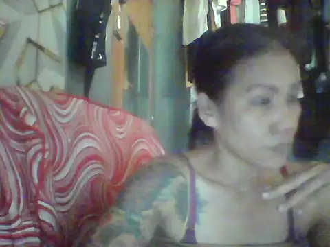 Snapshot of pinayheartaker chatting on 06/04/26, 01:44 pinayheartaker online show from 06/04/26, 01:44