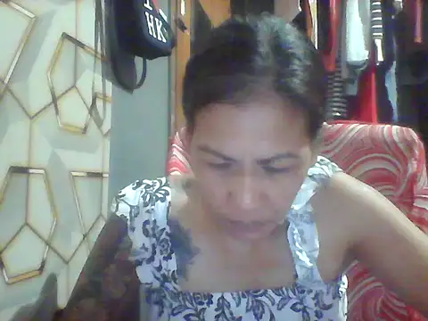 Snapshot of pinayheartaker chatting on 06/05/26, 12:00 pinayheartaker online show from 06/05/26, 12:00