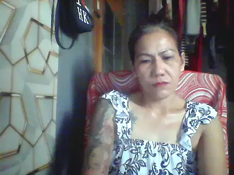 Snapshot of pinayheartaker chatting on 06/06/26, 01:11 pinayheartaker online show from 06/06/26, 01:11
