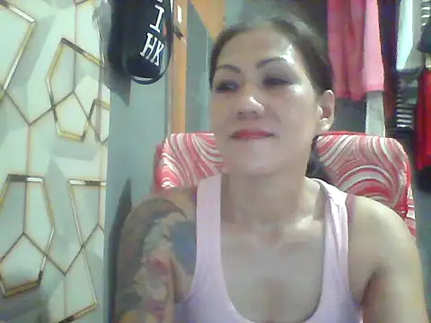 Snapshot of pinayheartaker chatting on 06/13/26, 05:16 pinayheartaker online show from 06/13/26, 05:16
