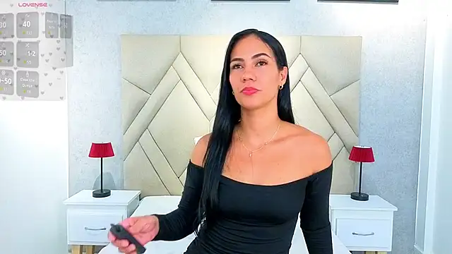 Snapshot of Oriana_Sarmiento chatting on 06/11/26, 12:32 Oriana Sarmiento online show from 06/11/26, 12:32