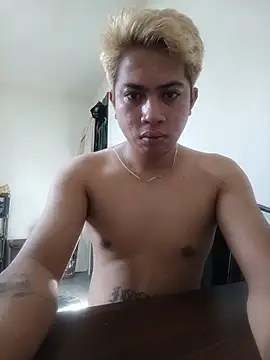 Snapshot of hotgayxx143 chatting on 05/31/26, 11:28 hotgayxx143 online show from 05/31/26, 11:28