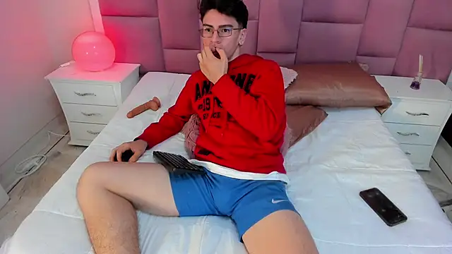 Evans Lubov online show from 06/07/26, 01:37