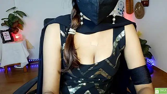 Snapshot of Yalinahotty chatting on 07/05/26, 04:19 Yalinahotty online show from 07/05/26, 04:19