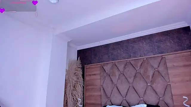 ThaliaHall 1 online show from 07/04/26, 10:54