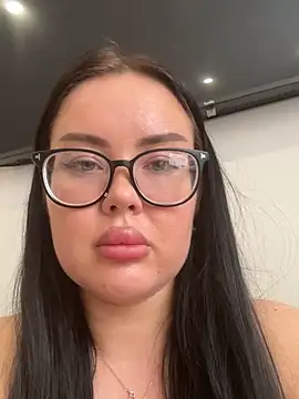 Snapshot of PeachDoll- chatting on 06/03/26, 01:46 PeachDoll- online show from 06/03/26, 01:46