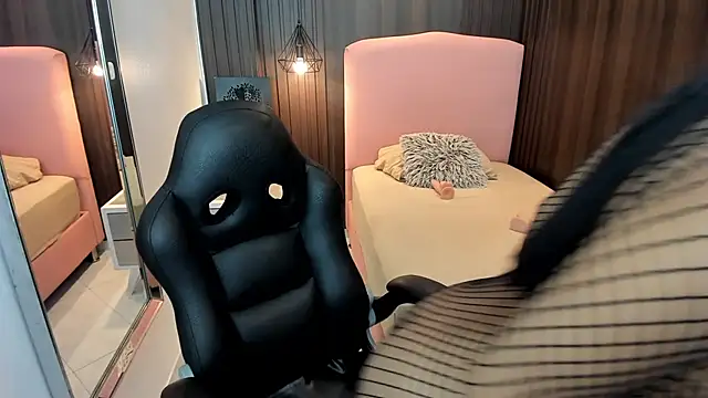 NATYBUNNY1 online show from 07/27/26, 12:56