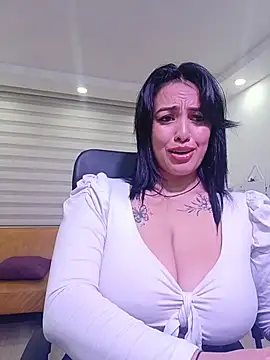 Reginavolkova online show from 06/10/26, 08:57