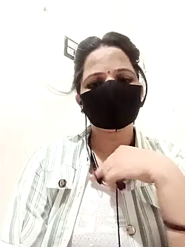 Snapshot of Karishma_bhabi3 chatting on 06/10/26, 07:35 Karishma bhabi3 online show from 06/10/26, 07:35