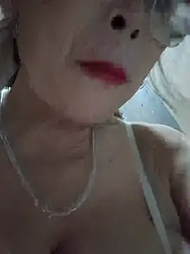 Snapshot of Kiki_sexyy chatting on 06/05/26, 08:36 Kiki sexyy online show from 06/05/26, 08:36