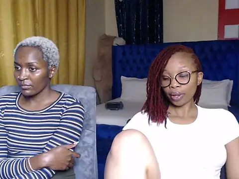 Snapshot of pretty_soniah1 chatting on 06/10/26, 05:12 pretty soniah1 online show from 06/10/26, 05:12