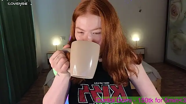 Snapshot of YourGingerCute chatting on 07/23/26, 12:25 YourGingerCute online show from 07/23/26, 12:25