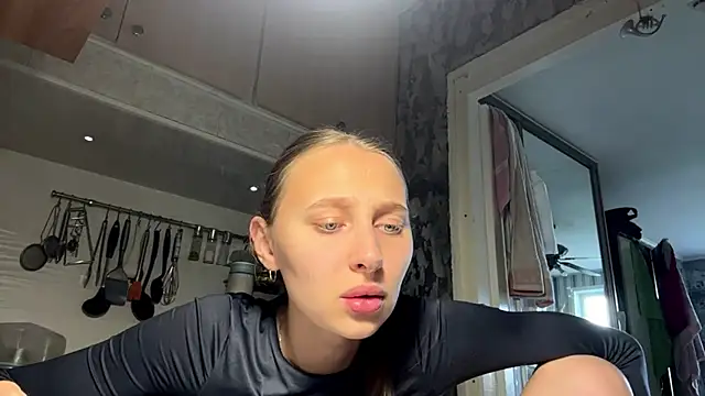 AlidaReff online show from 06/02/26, 03:25