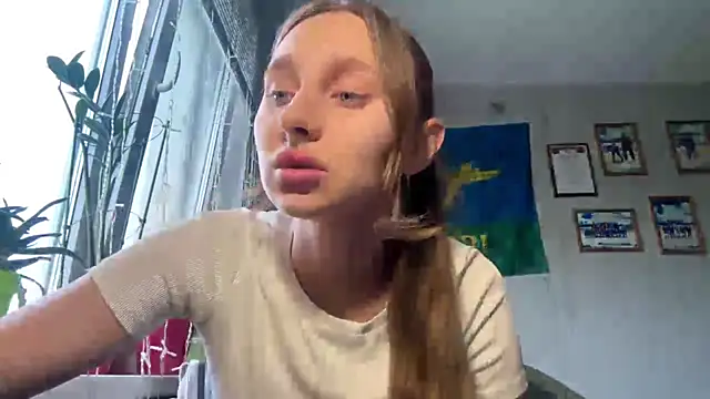AlidaReff online show from 06/10/26, 03:11