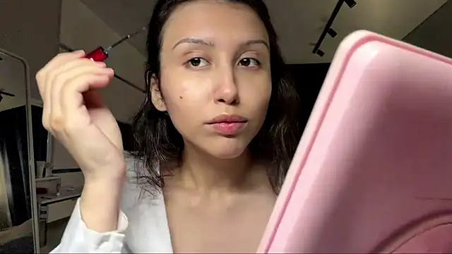 Snapshot of Alicekitty67 chatting on 06/17/26, 03:13 Alicekitty67 online show from 06/17/26, 03:13