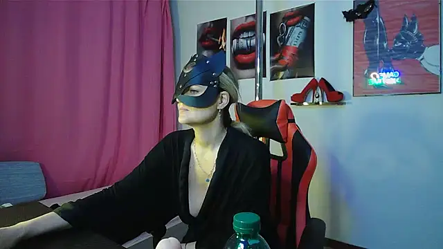 Snapshot of LolaSelvaggia chatting on 06/09/26, 10:21 LolaSelvaggia online show from 06/09/26, 10:21