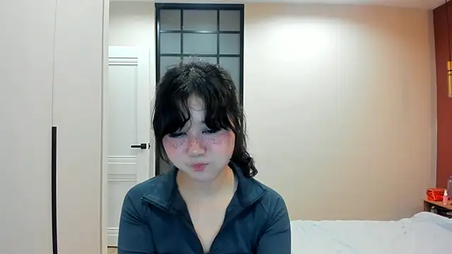  emmy lee online show from 06/10/26, 04:17