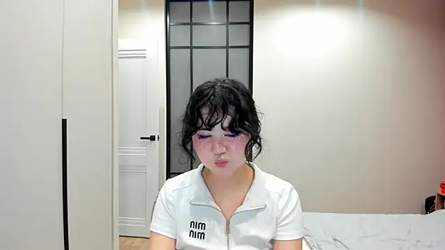  emmy lee online show from 06/12/26, 02:49