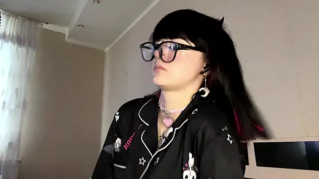 HolyCute online show from 06/07/26, 02:21