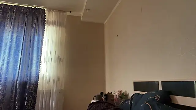 HolyCute online show from 07/04/26, 05:08
