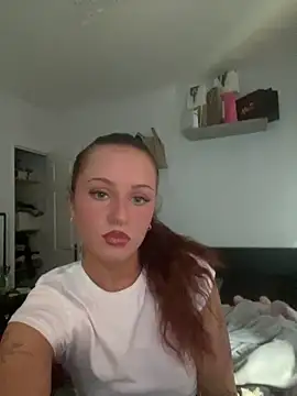 Snapshot of PoisonIvy_x chatting on 06/09/26, 03:01 PoisonIvy x online show from 06/09/26, 03:01
