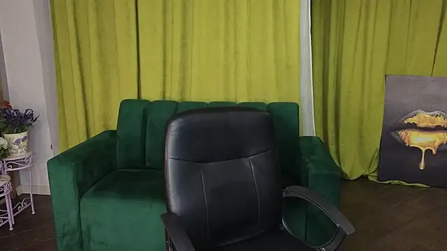 Snapshot of AlisaFoxis chatting on 06/10/26, 06:18 AlisaFoxis online show from 06/10/26, 06:18