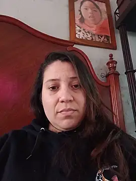 Snapshot of Maira73 chatting on 06/10/26, 05:45 Maira73 online show from 06/10/26, 05:45