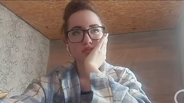Snapshot of OliviaMoment chatting on 06/06/26, 09:58 OliviaMoment online show from 06/06/26, 09:58