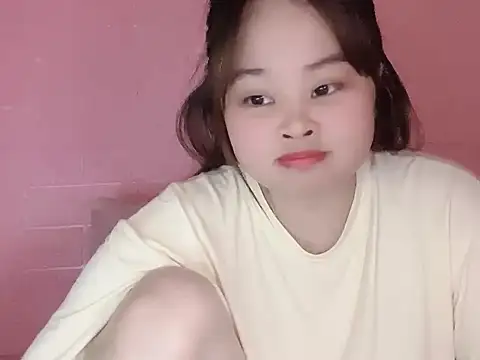 Nhungnhung679 online show from 06/15/26, 05:04