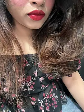 Yours riya11 online show from 06/24/26, 07:24
