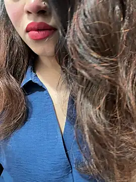 Yours riya11 online show from 07/03/26, 06:47