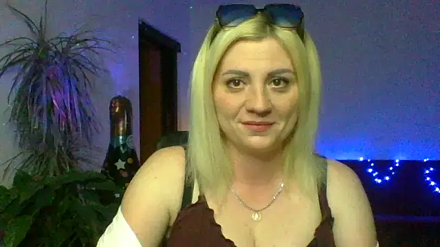 LunaaKiss online show from 06/27/26, 07:41