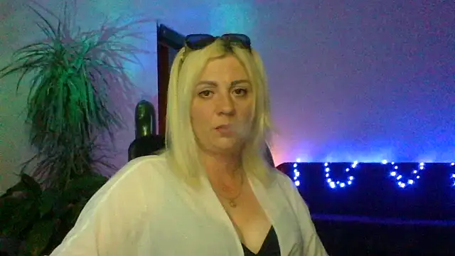 LunaaKiss online show from 06/30/26, 09:16