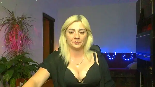 LunaaKiss online show from 07/05/26, 07:43